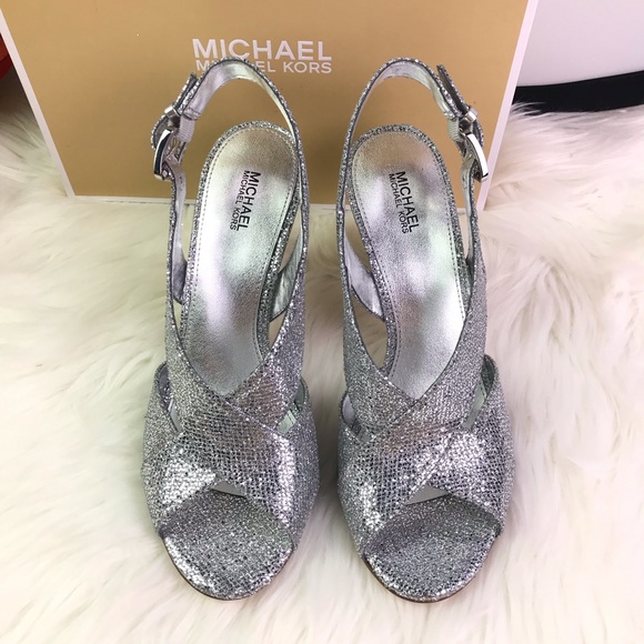 Michael Michael KORS Shoes, New in Box.